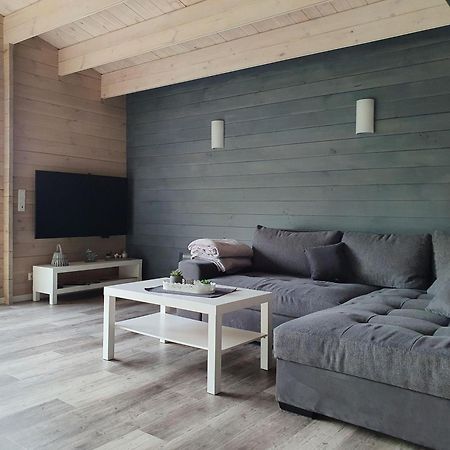 Idyllisches-Blockbohlenhaus-Mit-Eigenem-Garten-Und-Sauna-Zum-Wohlfuehlen Martensrade Екстериор снимка