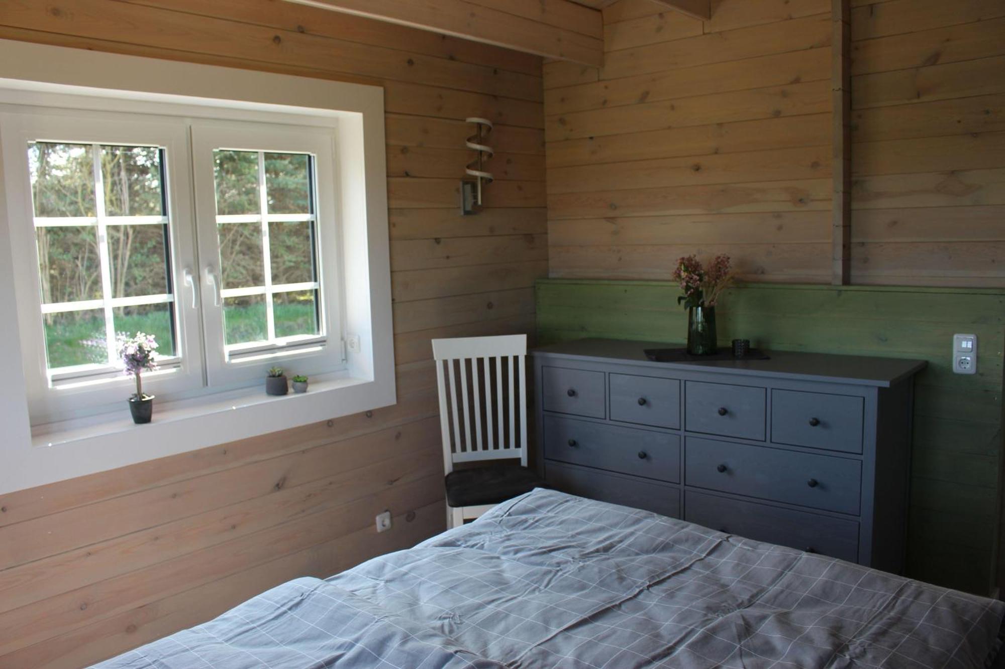 Idyllisches-Blockbohlenhaus-Mit-Eigenem-Garten-Und-Sauna-Zum-Wohlfuehlen Martensrade Екстериор снимка